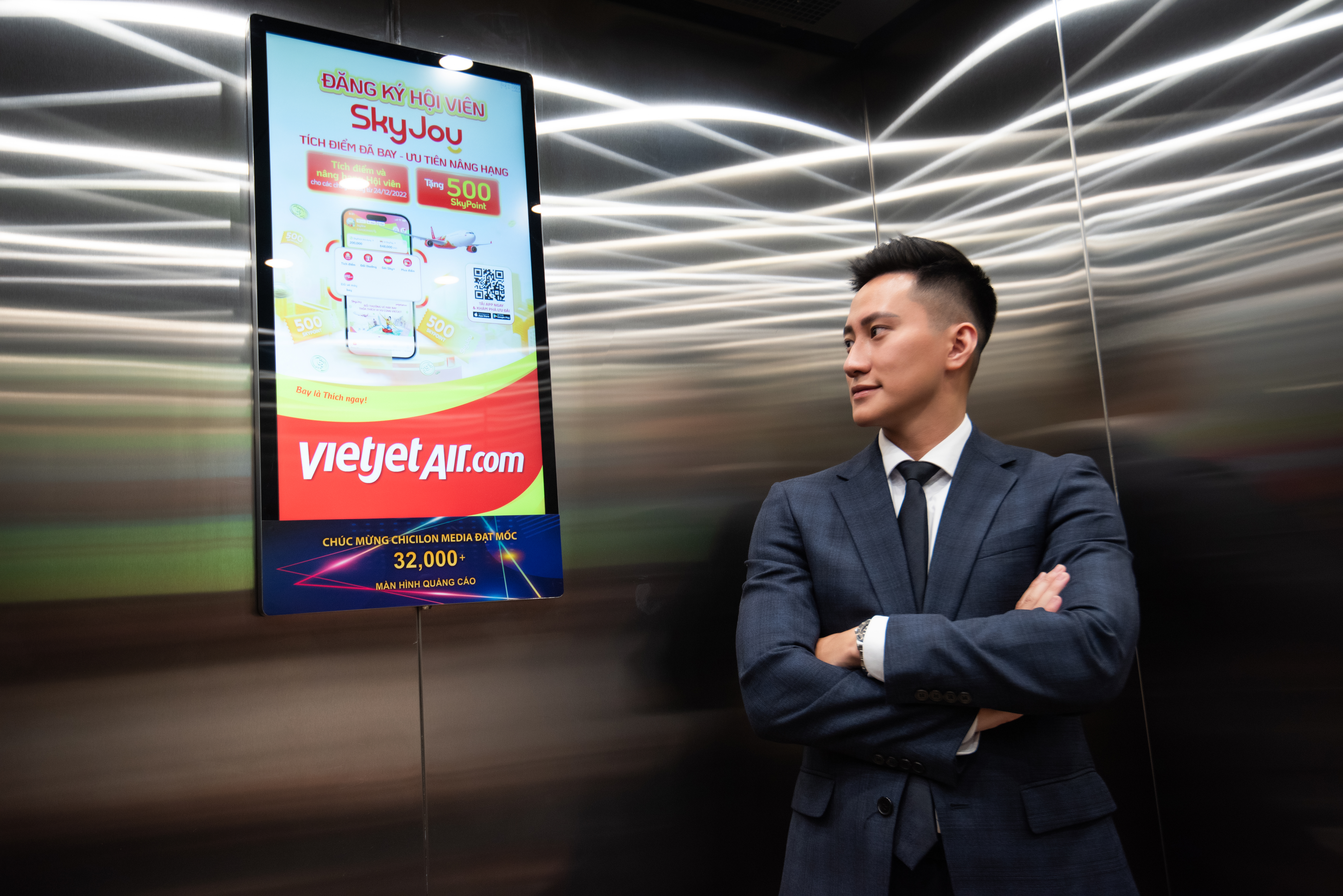 The narrow space in the elevator holds great power for media campaigns to promote products