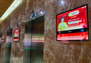 a-lull-in-the-lunar-new-year-festivities-when-greetings-from-isaac-and-huyr-appear-right-in-the-elevator-cn